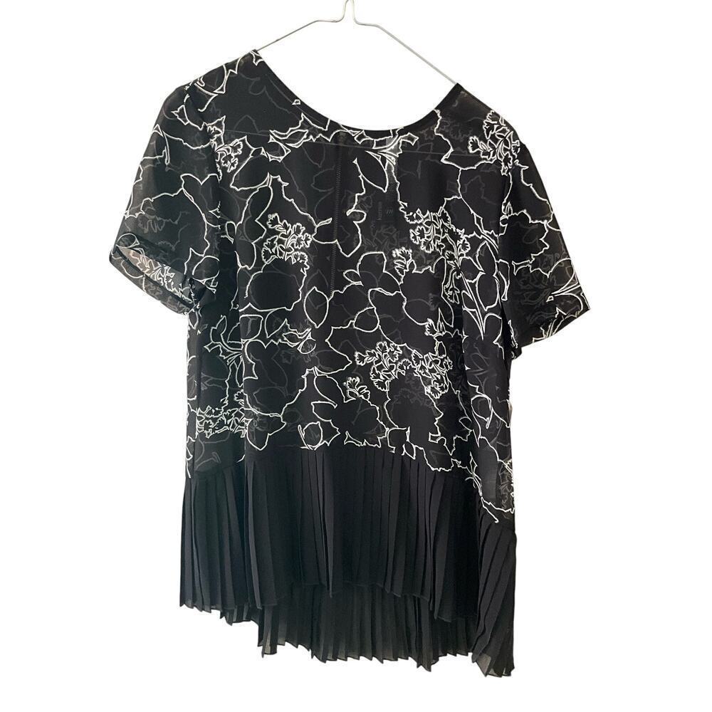 Kensie Blouse Top Women's SZ M Black Geometric Short Sleeve Round Neck Polyester